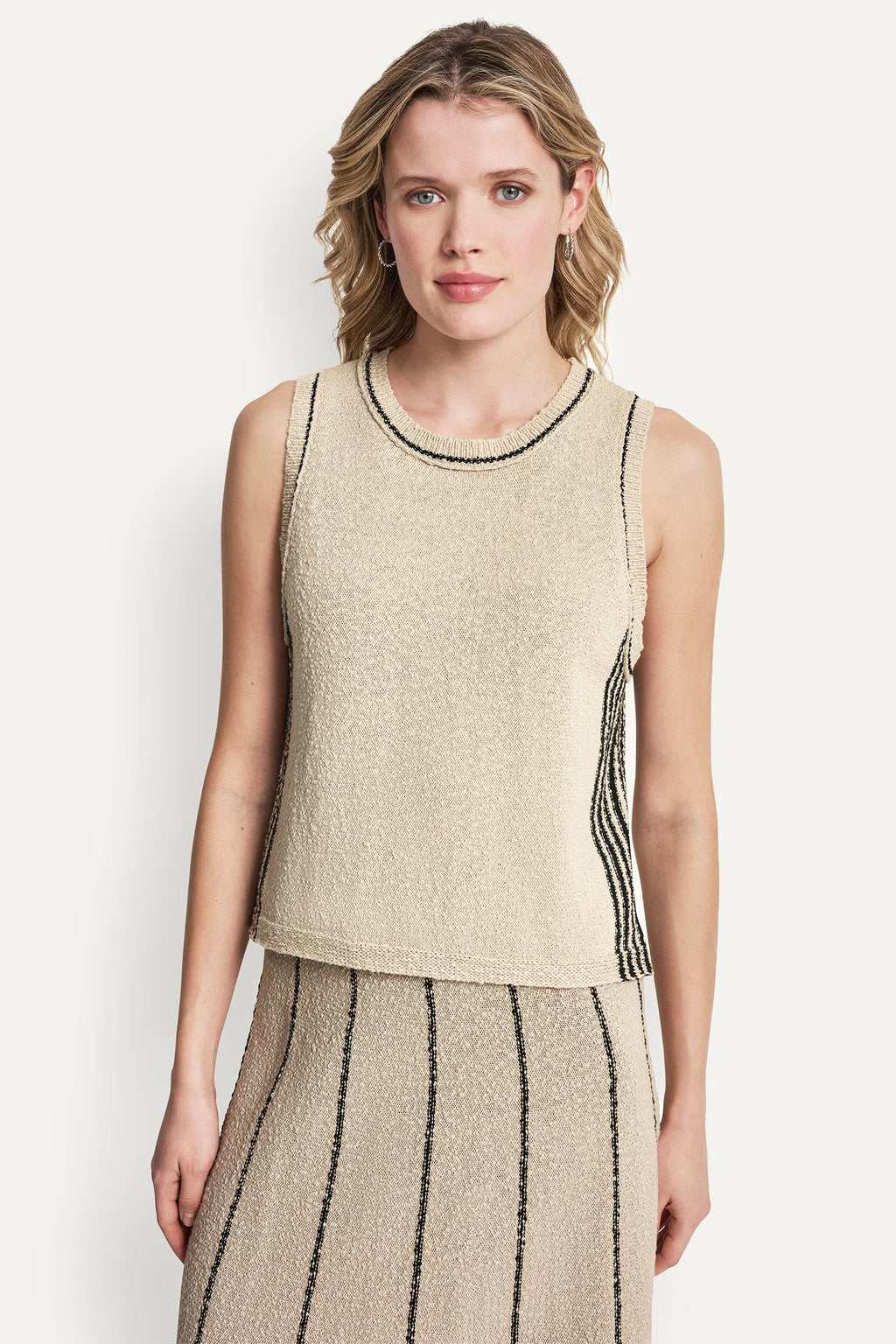 SLEEVELESS SWEATER WITH STRIPED DETAIL