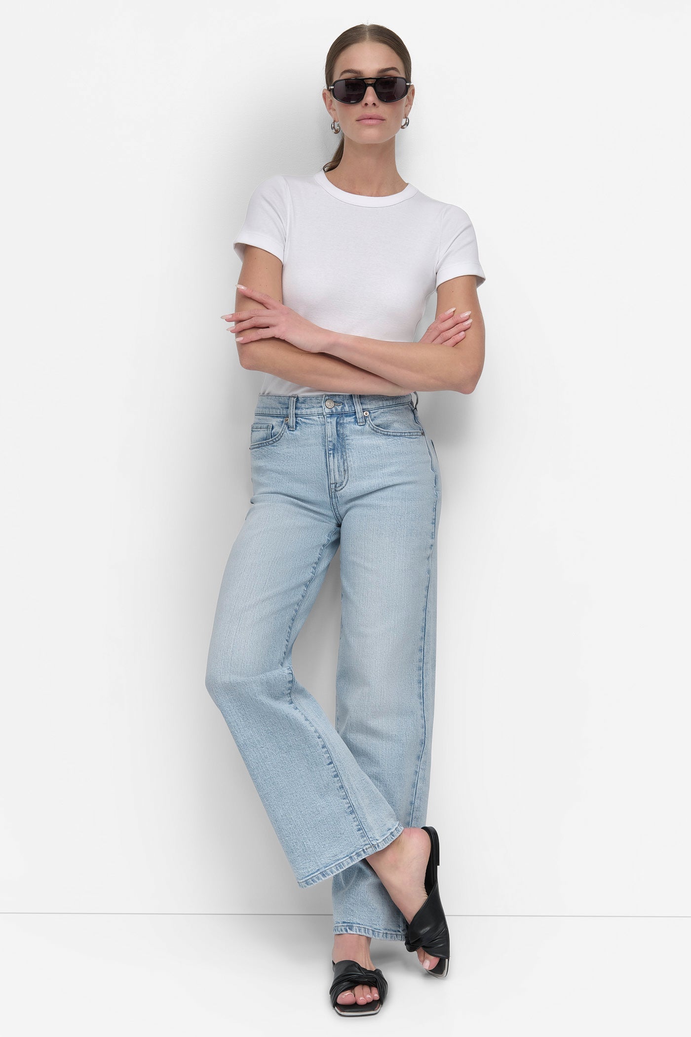HIGH-RISE TAILORED STRAIGHT LEG JEAN