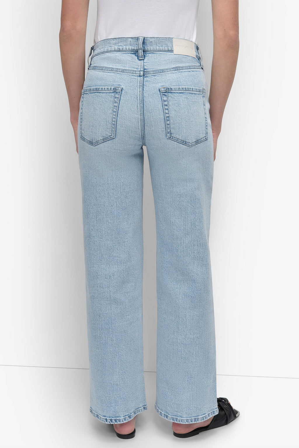 HIGH-RISE TAILORED STRAIGHT LEG JEAN