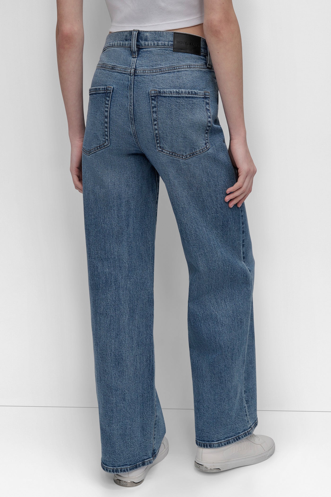 HIGH-RISE TAILORED WIDE LEG JEAN