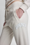 MID-RISE VARSITY LOGO JOGGER