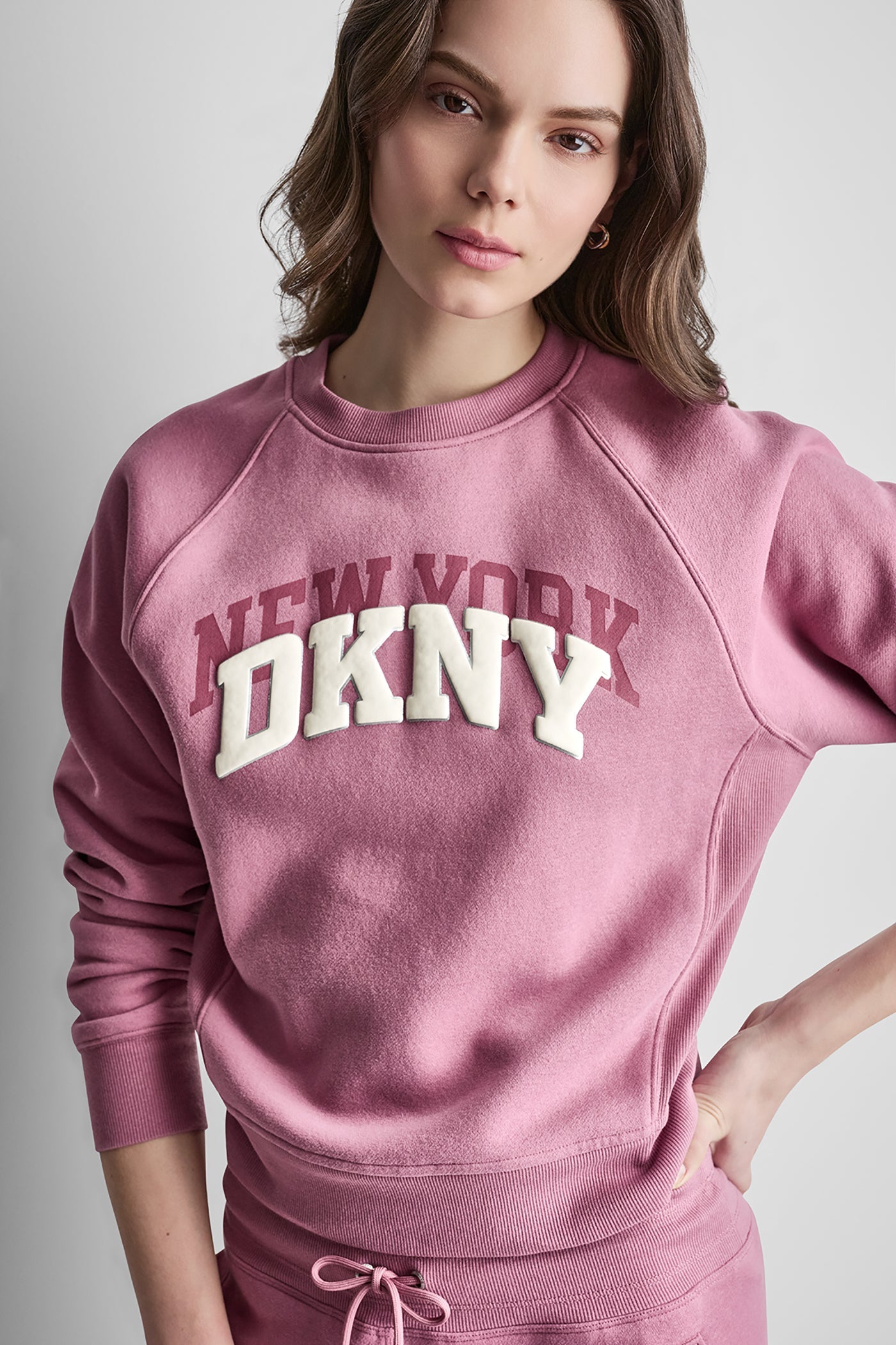 SHADOW VARSITY LOGO CREW NECK