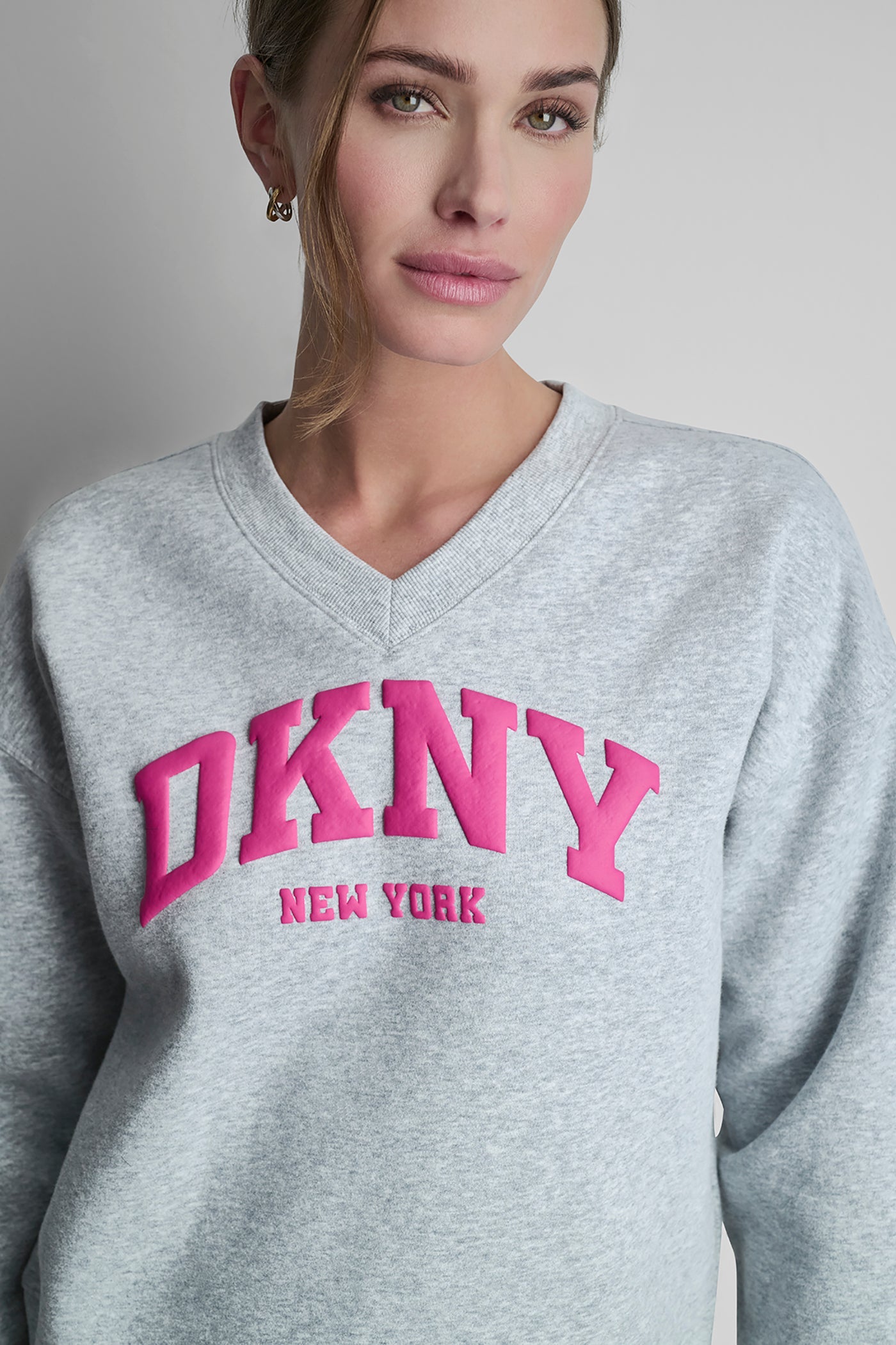 PUFF VARSITY LOGO V-NECK PULLOVER
