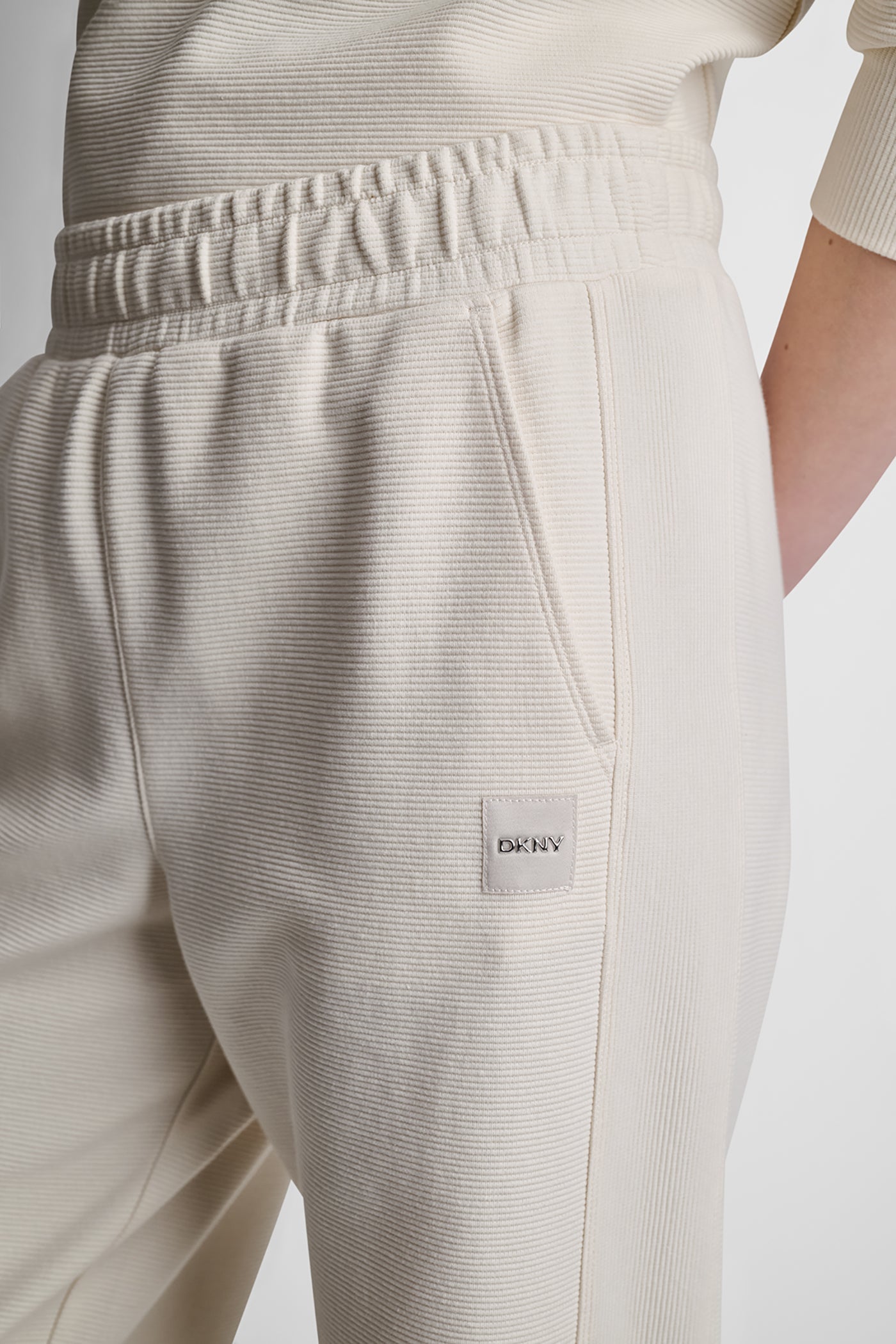 HIGH-RISE RIB TRACK PANTS