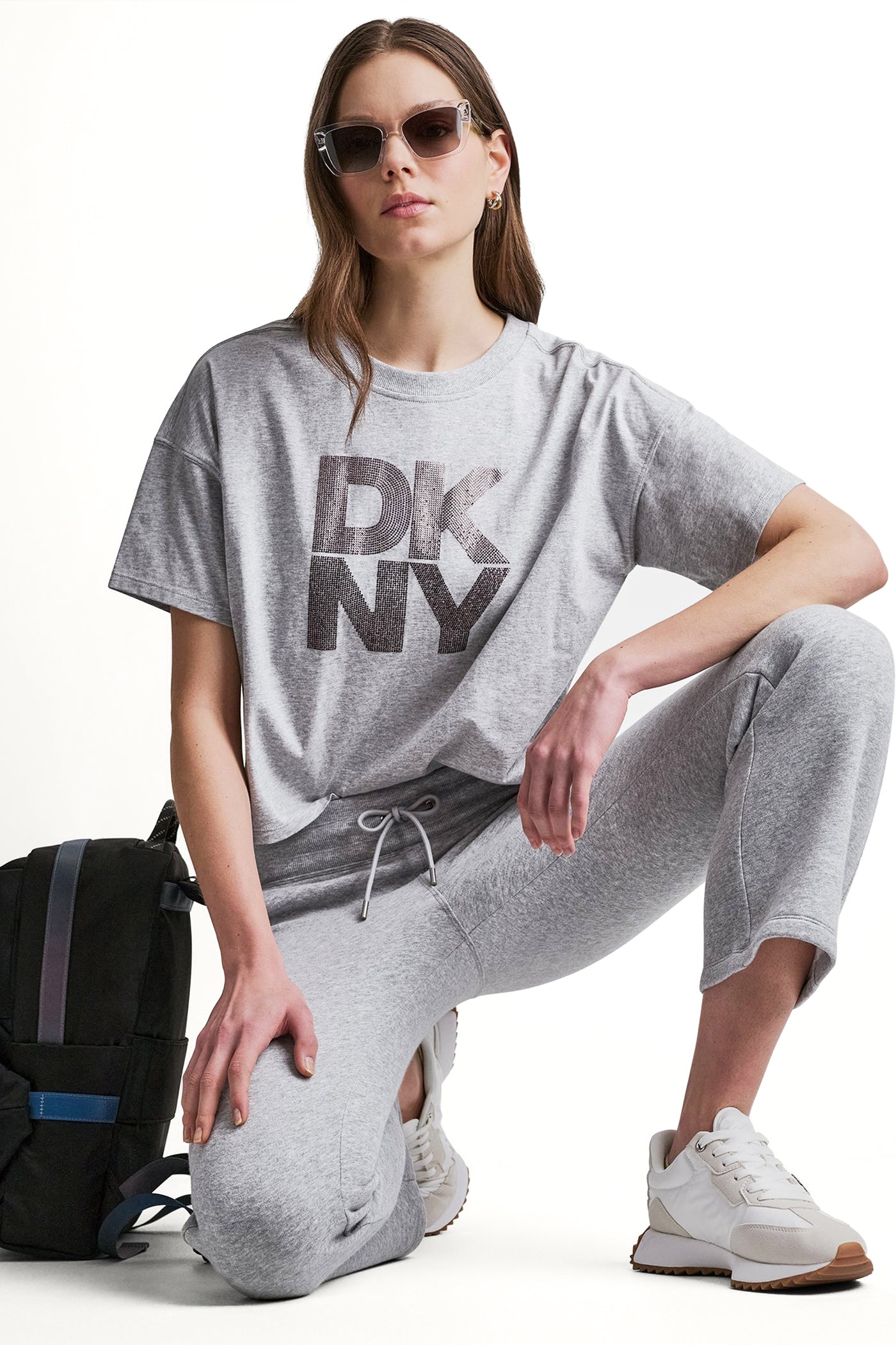 STACKED OMBRE RHINESTONE LOGO TEE