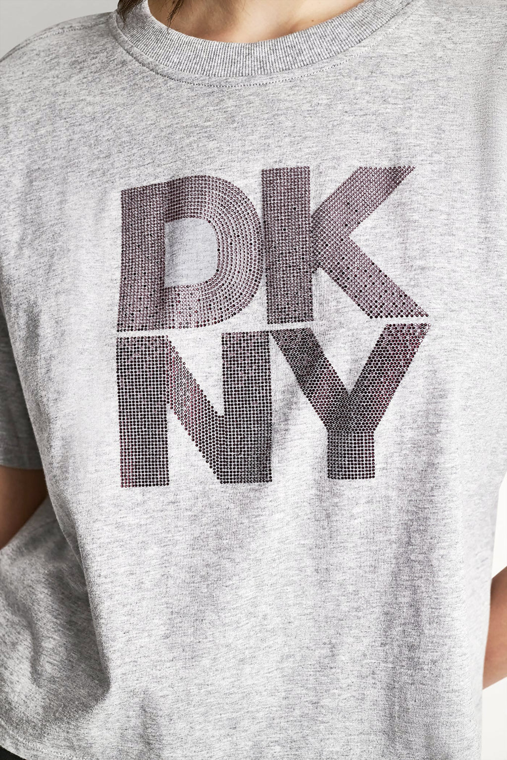 STACKED OMBRE RHINESTONE LOGO TEE