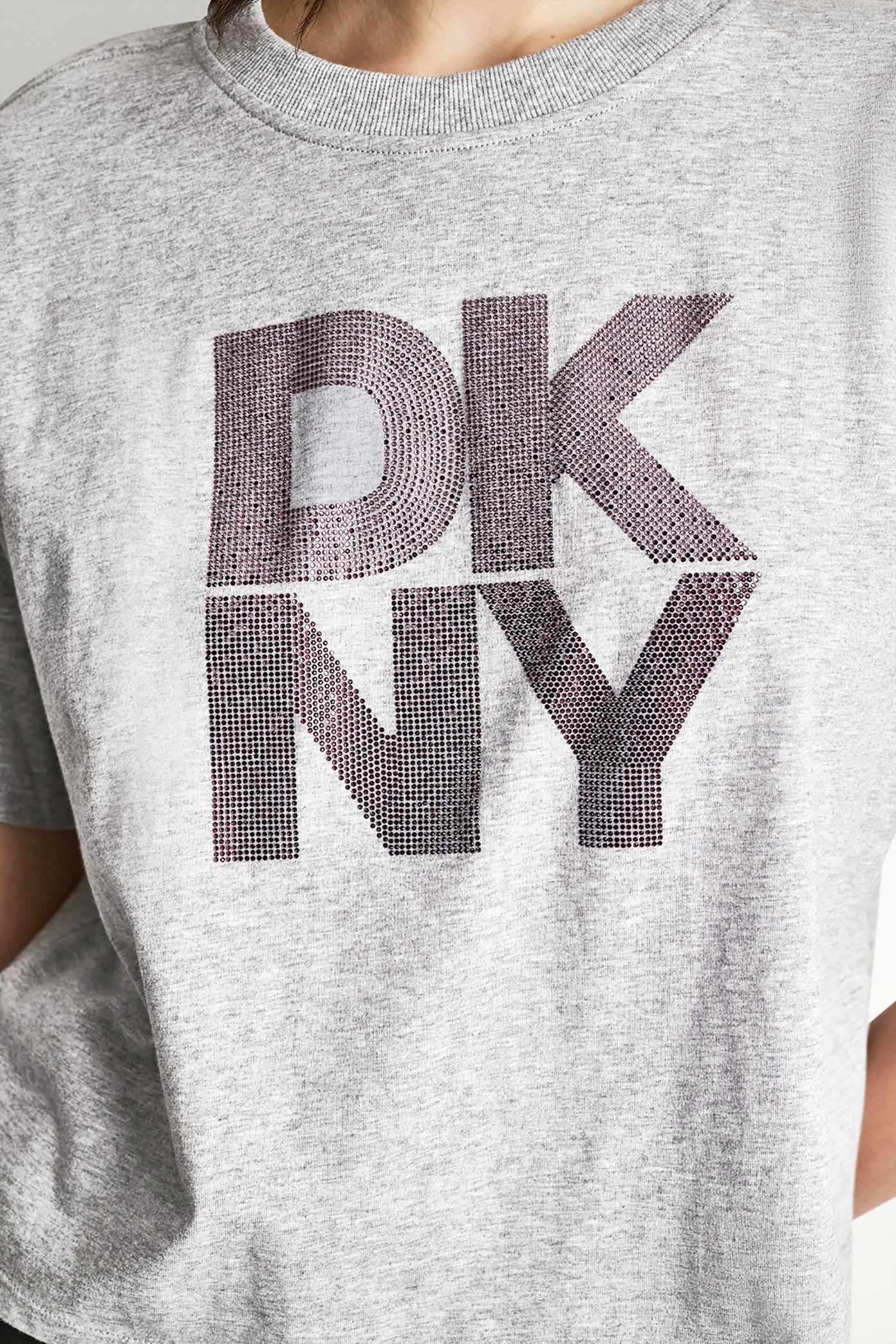 STACKED OMBRE RHINESTONE LOGO TEE