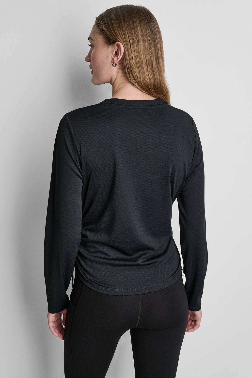LONG SLEEVE V-NECK TECH TEE