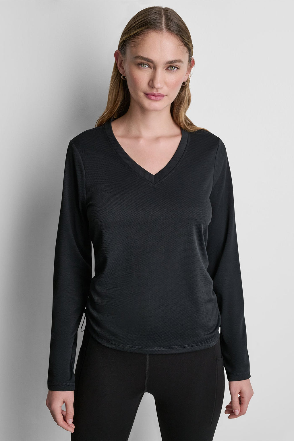 LONG SLEEVE V-NECK TECH TEE