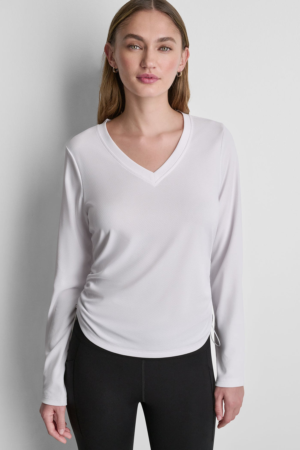 LONG SLEEVE V-NECK TECH TEE