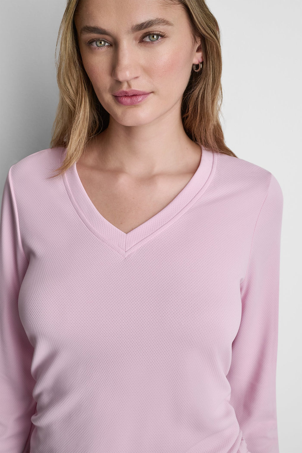 LONG SLEEVE V-NECK TECH TEE
