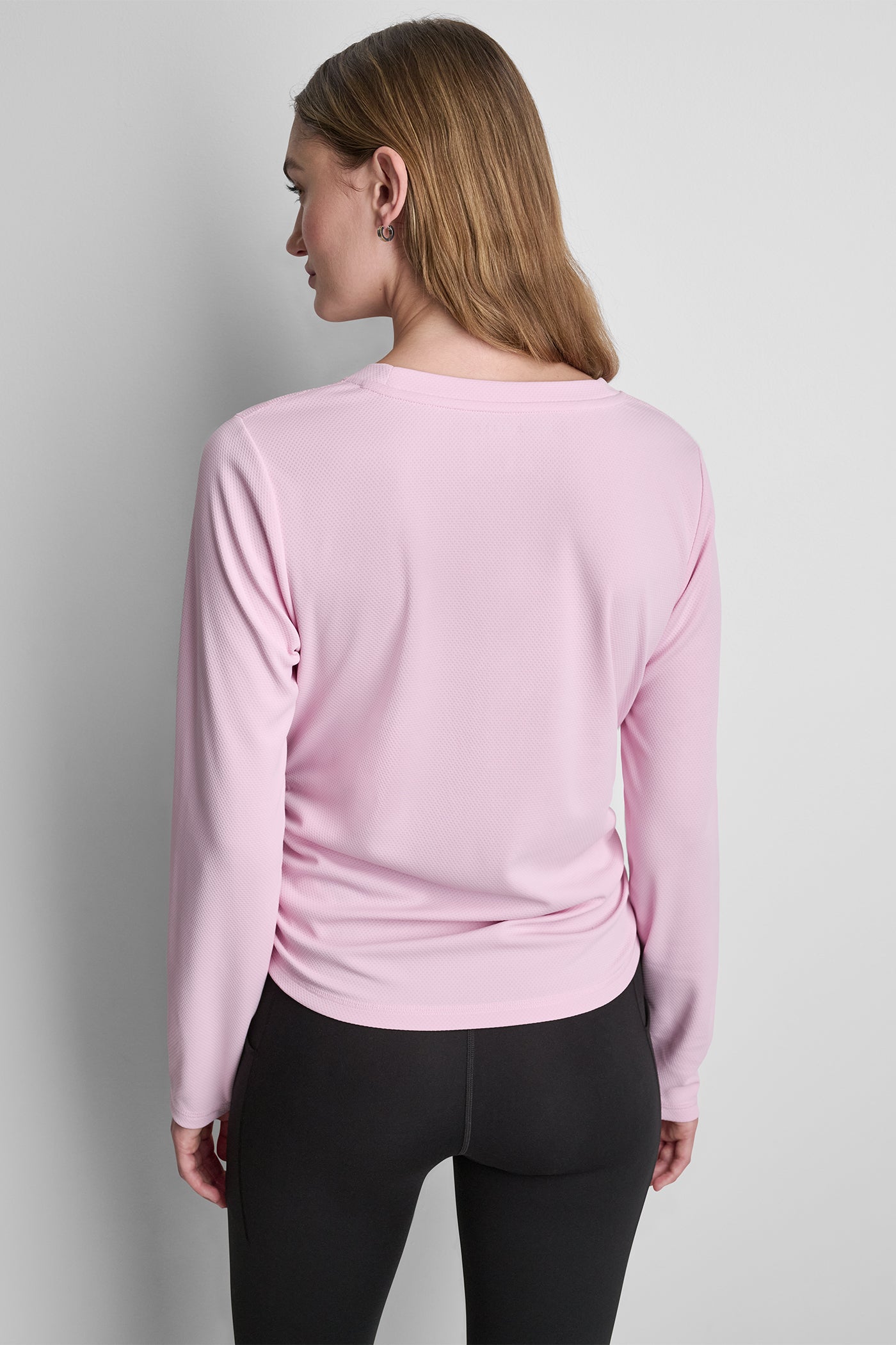 LONG SLEEVE V-NECK TECH TEE
