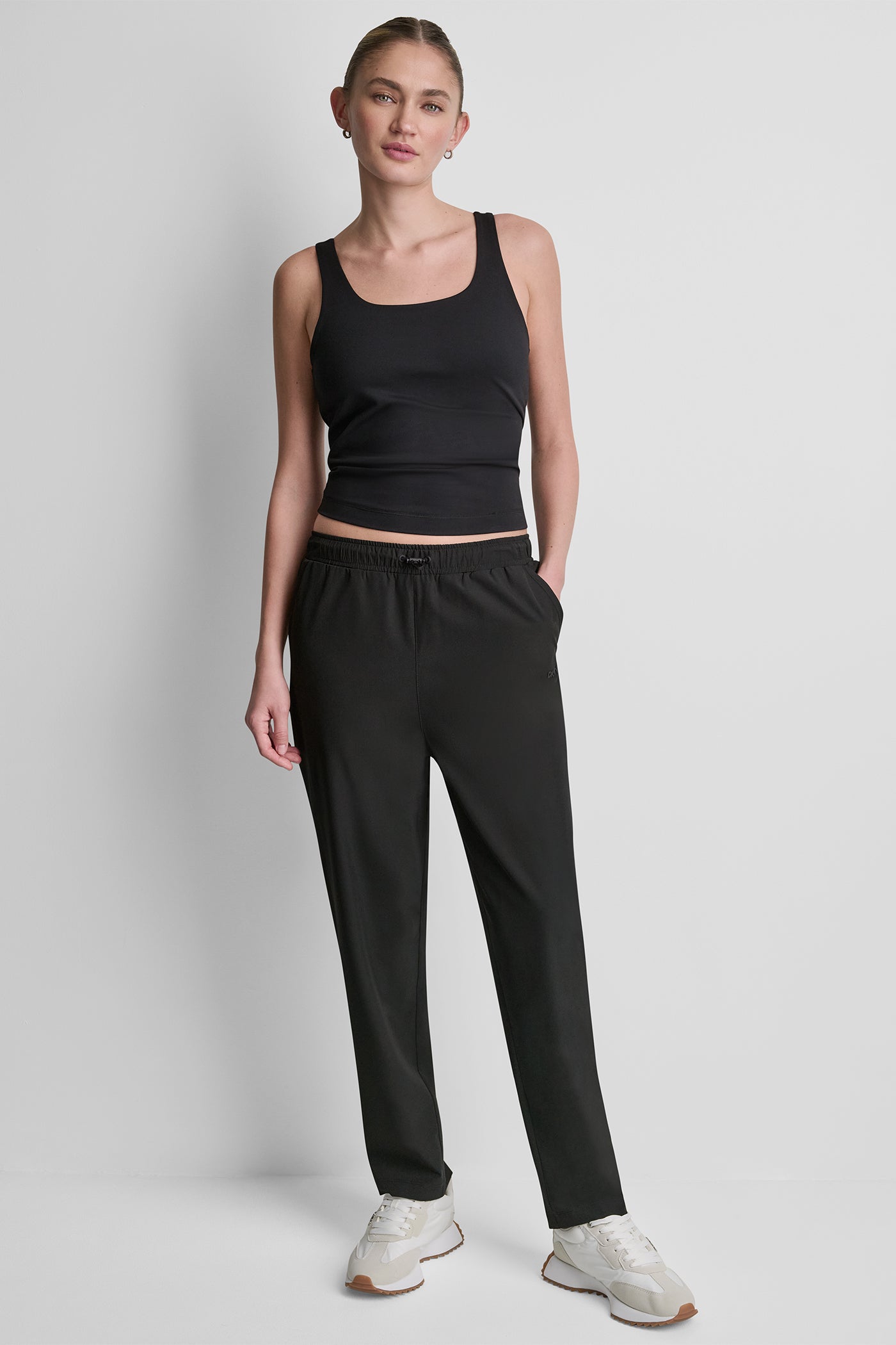 HIGH-RISE TAPERED STRAIGHT LEG PANT