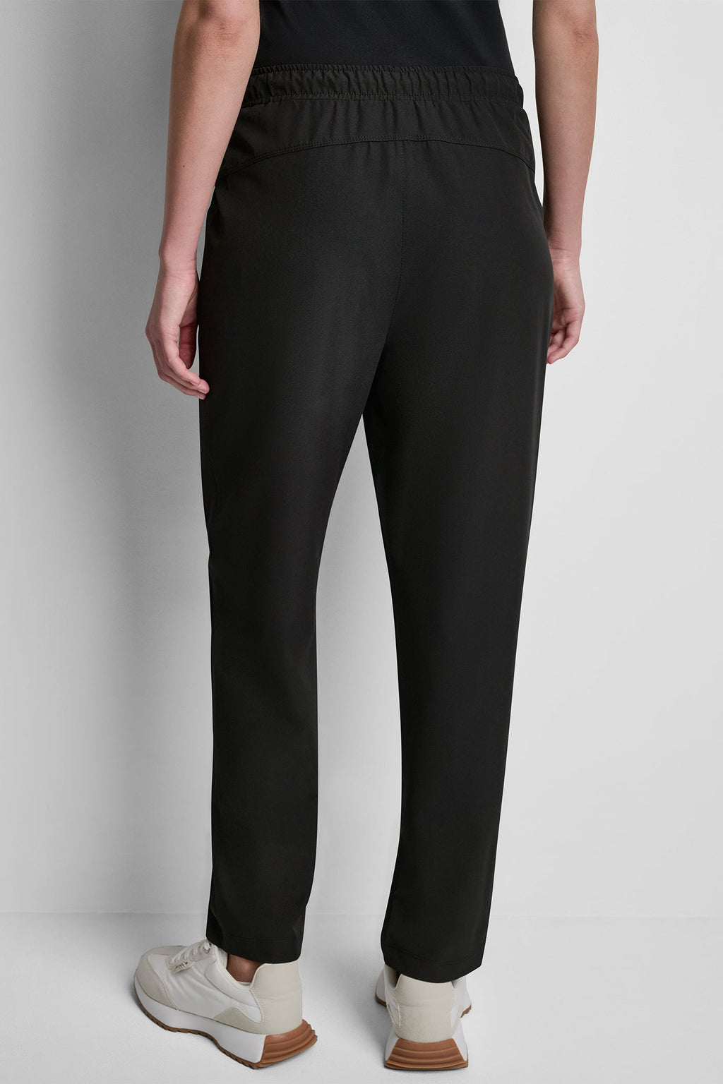 HIGH-RISE TAPERED STRAIGHT LEG PANT
