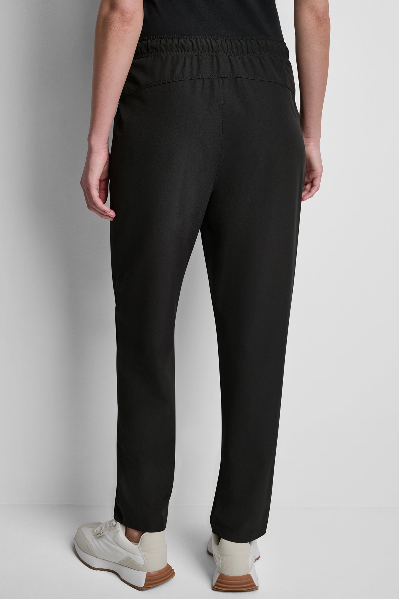 HIGH-RISE TAPERED STRAIGHT LEG PANT