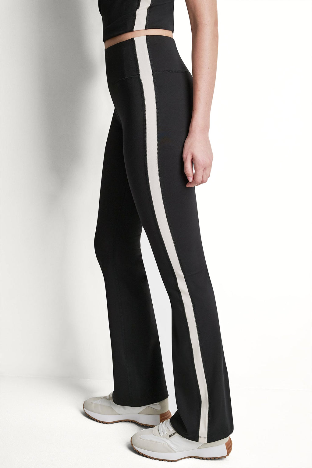 BALANCE COMPRESSION SIDE STRIPE FLARE LEGGING