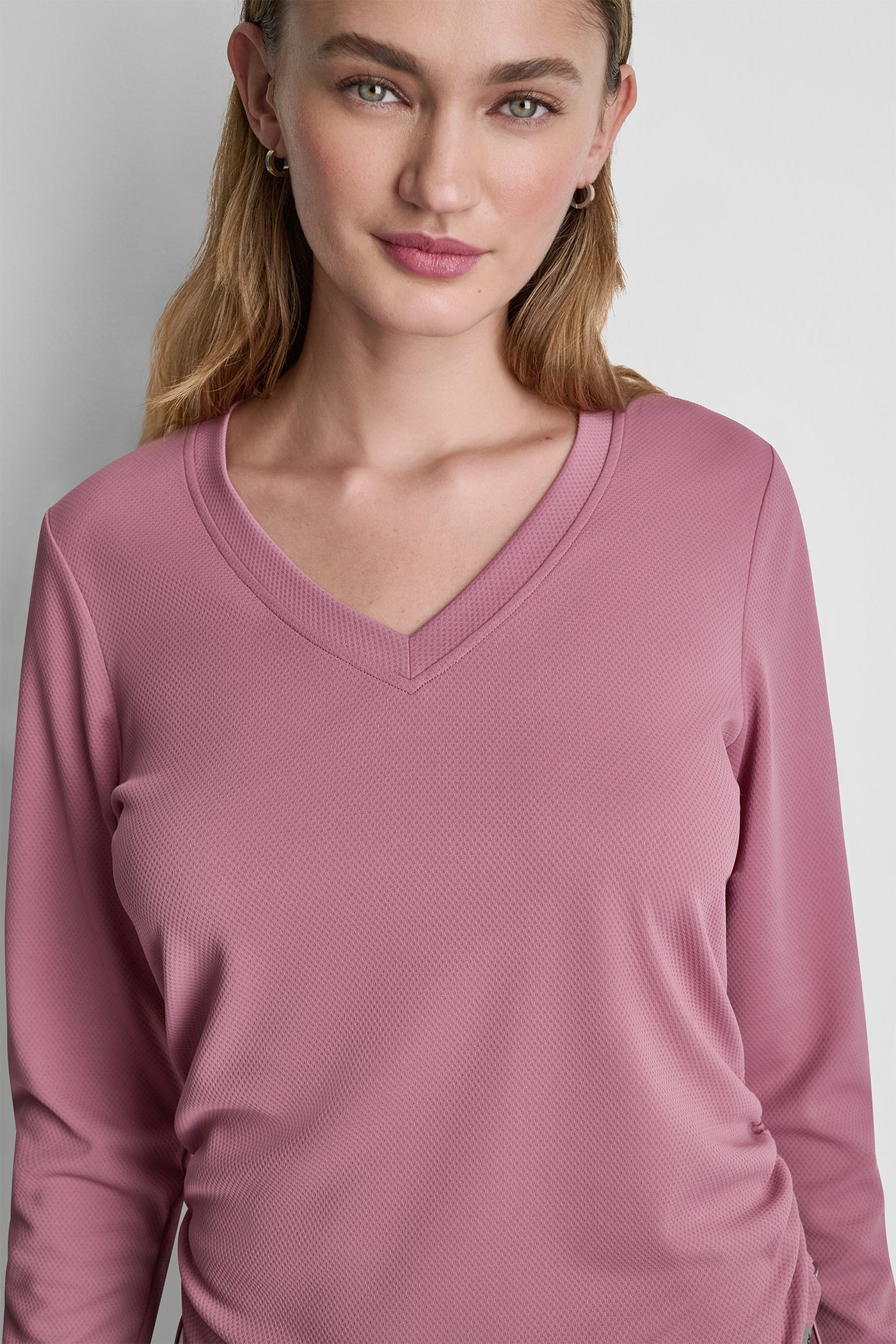 LONG SLEEVE V-NECK TECH TEE