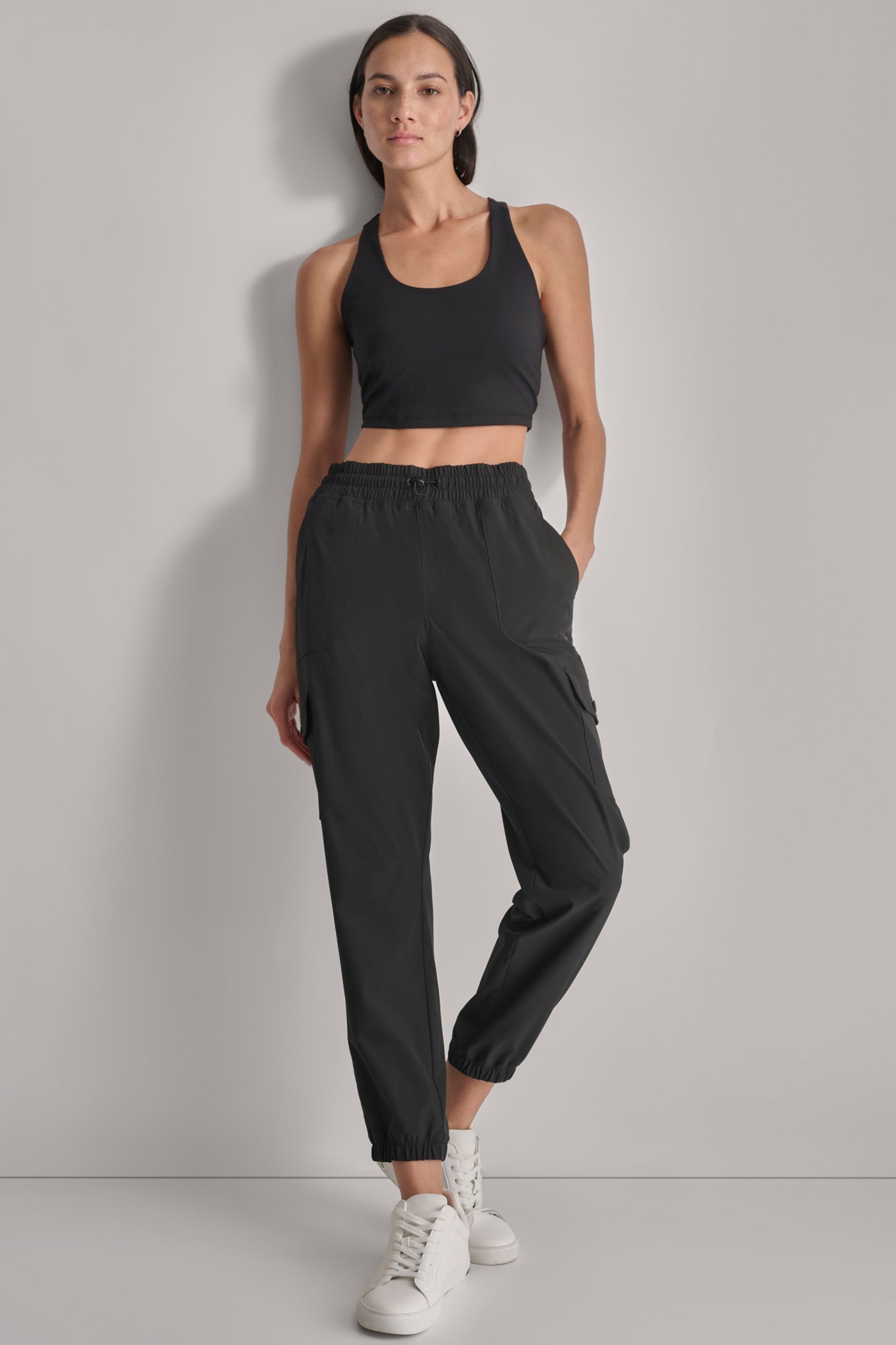 HIGH-RISE RELAXED CARGO JOGGER