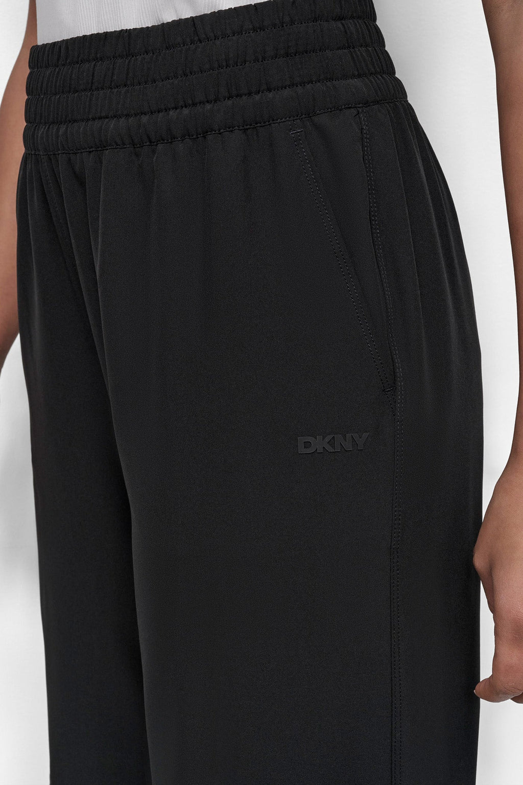 HIGH-RISE WIDE-LEG PANT