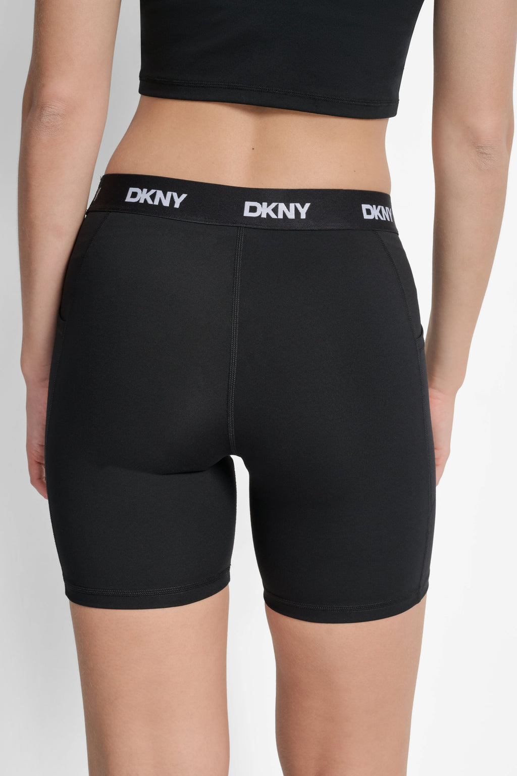 BALANCE COMPRESSION LOGO BIKE SHORT