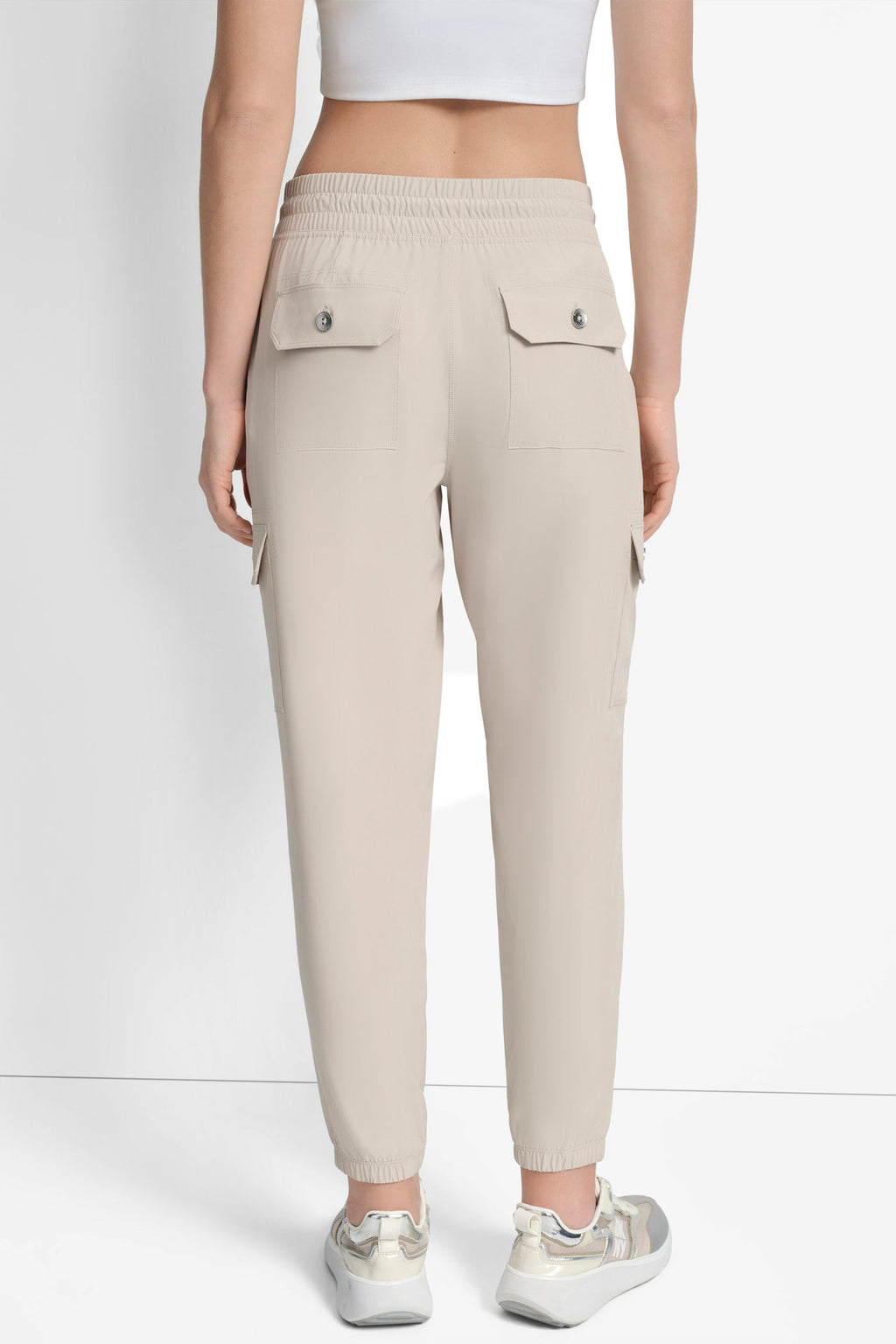 HIGH-RISE RELAXED CARGO JOGGER