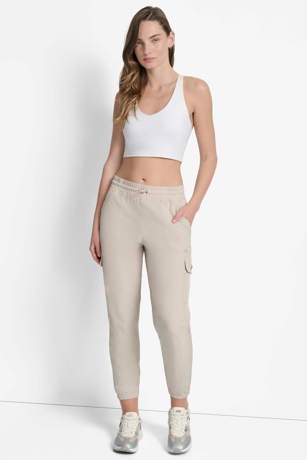 HIGH-RISE RELAXED CARGO JOGGER