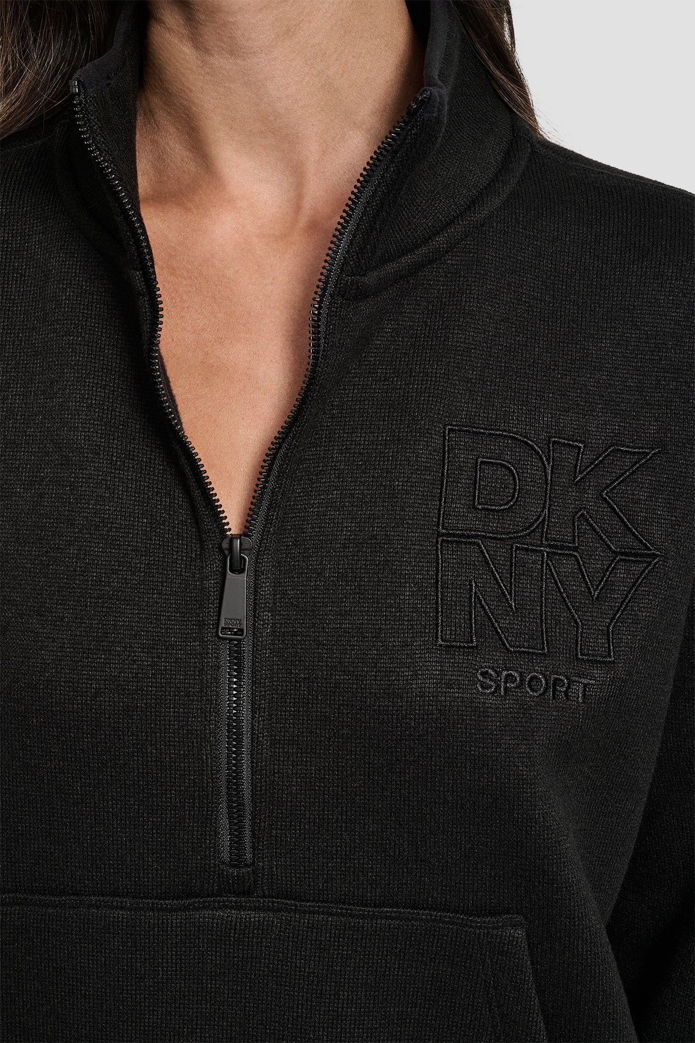 HALF ZIP LOGO PULLOVER
