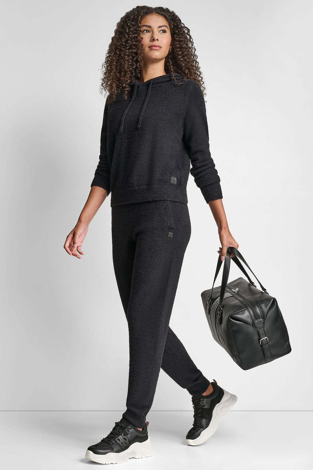 FEATHER YARN JOGGER WITH POCKETS AND TONAL LOGO