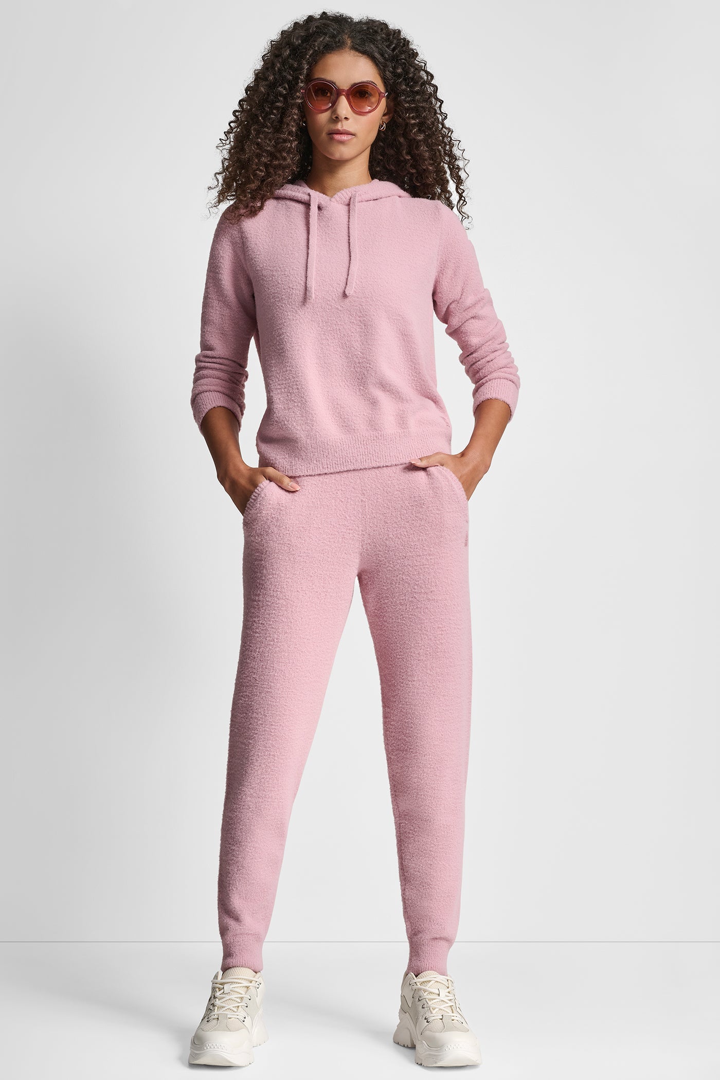 FEATHER YARN JOGGER WITH POCKETS AND TONAL LOGO