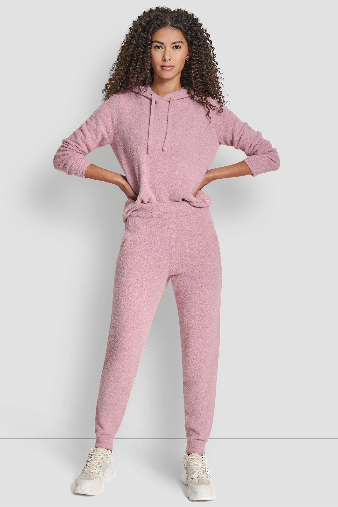 FEATHER YARN JOGGER WITH POCKETS AND TONAL LOGO