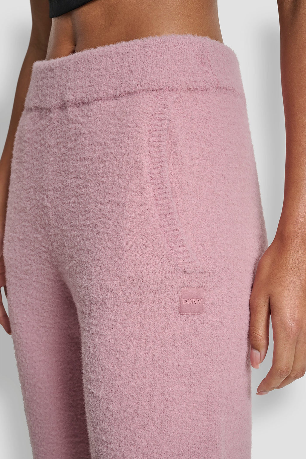 FEATHER YARN JOGGER WITH POCKETS AND TONAL LOGO