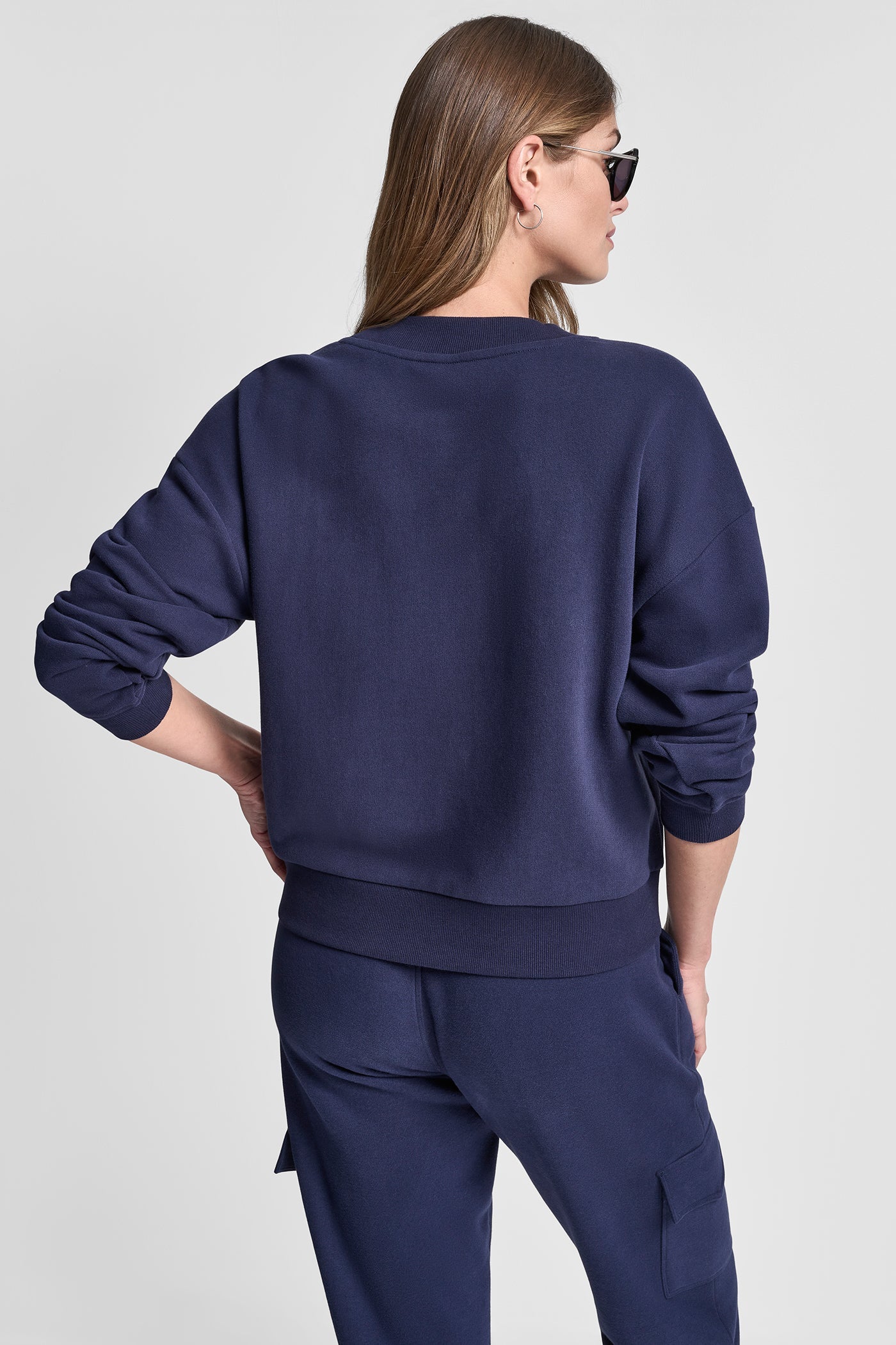 METALLIC BUBBLE LOGO V-NECK PULLOVER