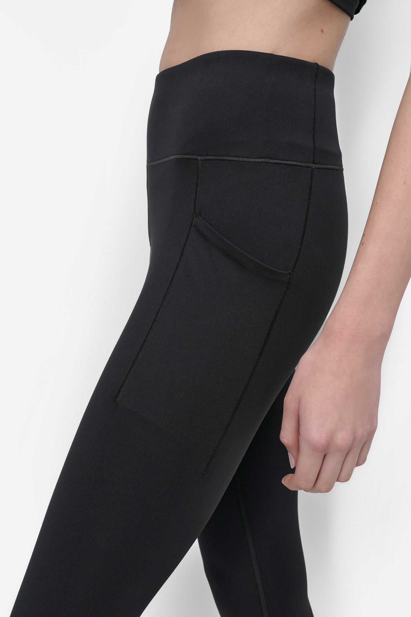 MID-RISE 7/8-LENGTH LEGGING