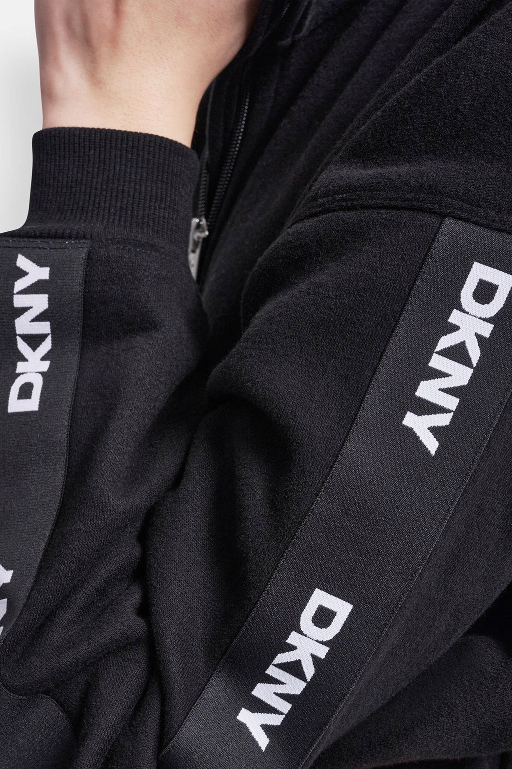 LOGO QUARTER-ZIP SWEATSHIRT