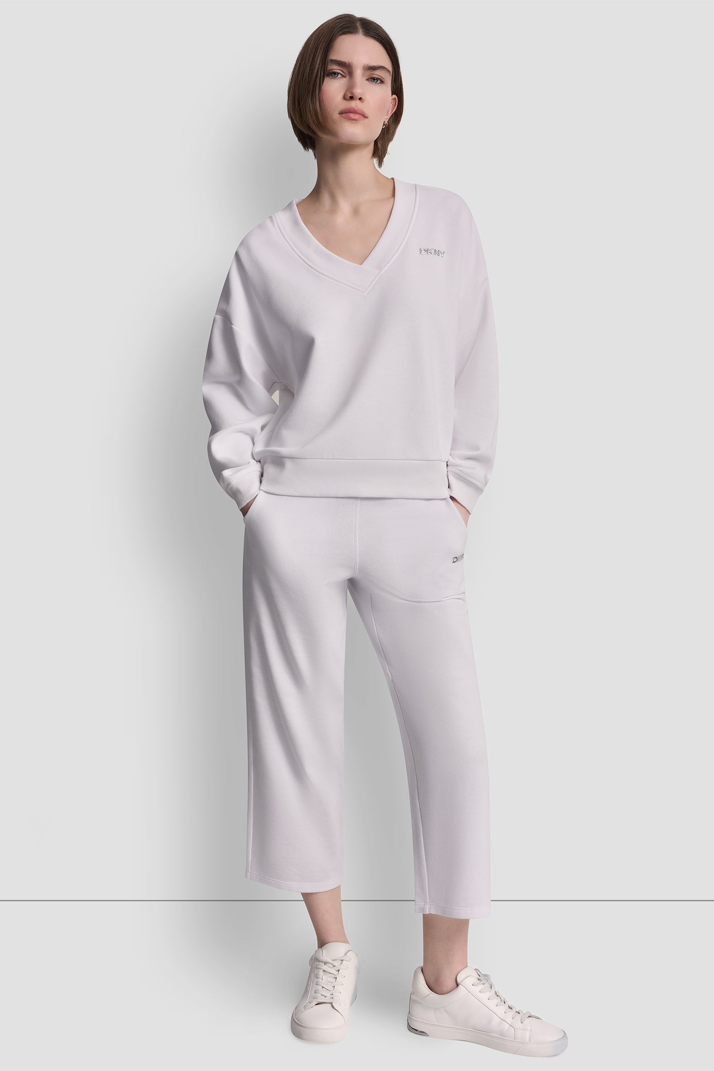 METALLIC BUBBLE LOGO V-NECK PULLOVER
