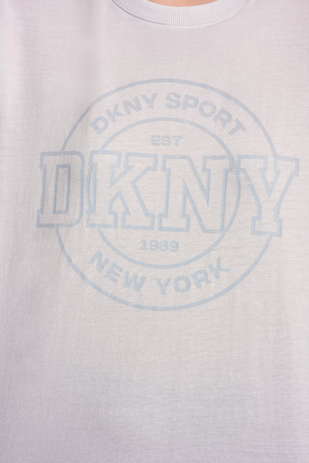 COLLEGIATE MEDALLION LOGO TEE