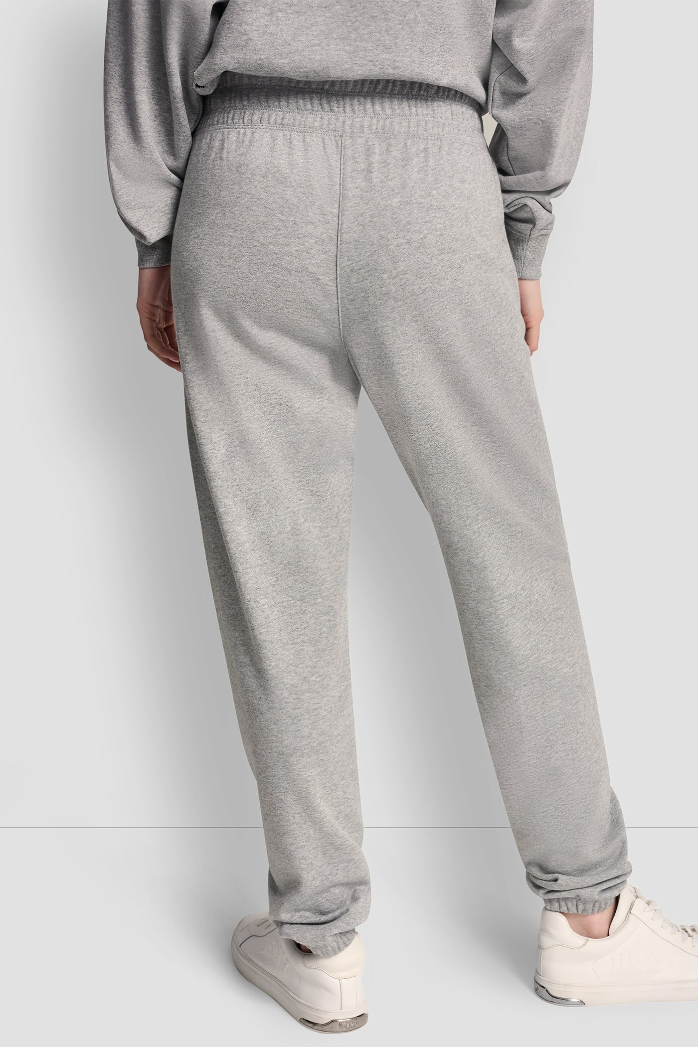 COLLEGIATE MEDALLION HIGH-RISE LOGO RELAXED JOGGER