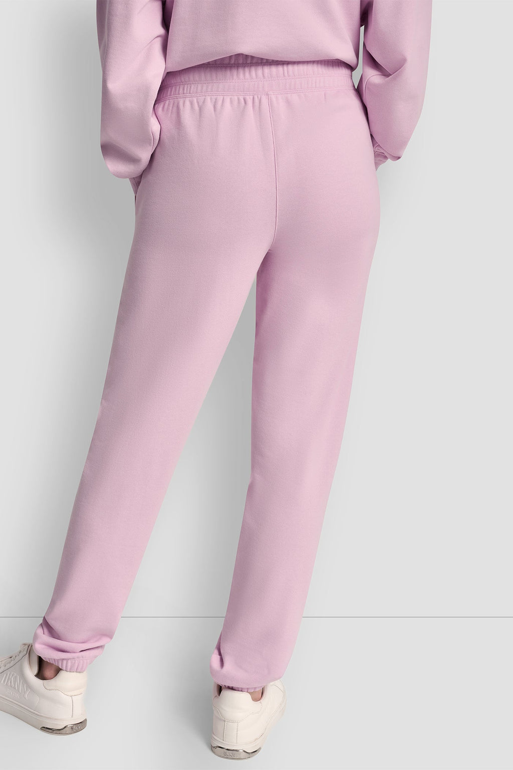 COLLEGIATE MEDALLION HIGH-RISE LOGO RELAXED JOGGER