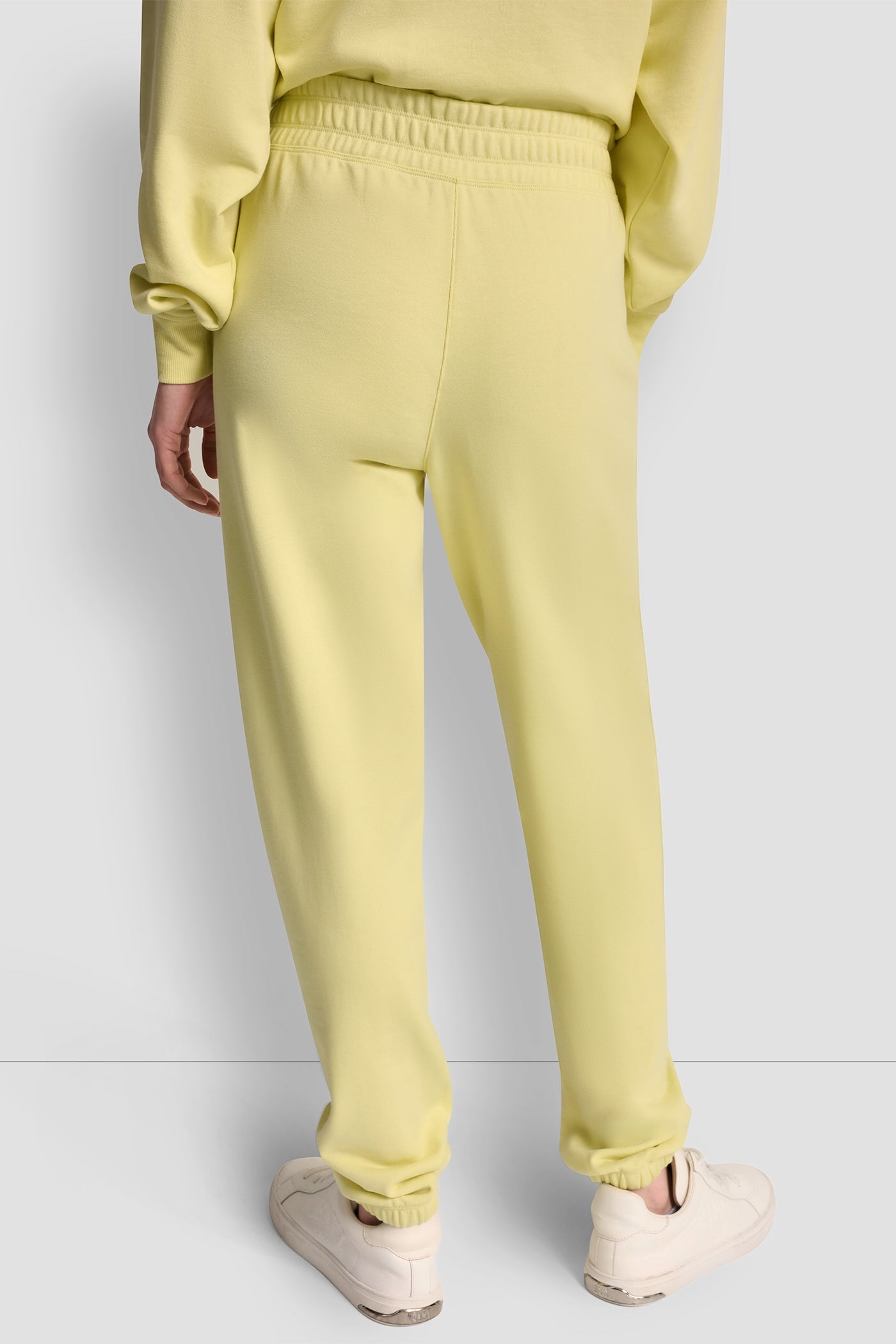 COLLEGIATE MEDALLION HIGH-RISE LOGO RELAXED JOGGER
