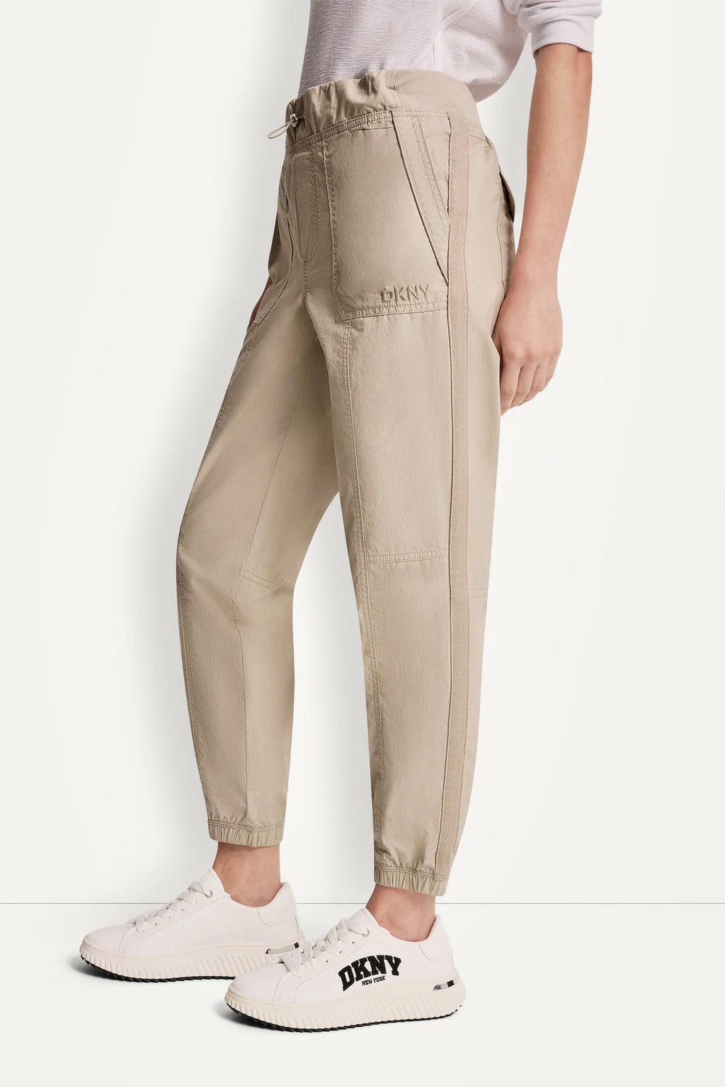 HIGH-RISE SLIM UTILITY JOGGER