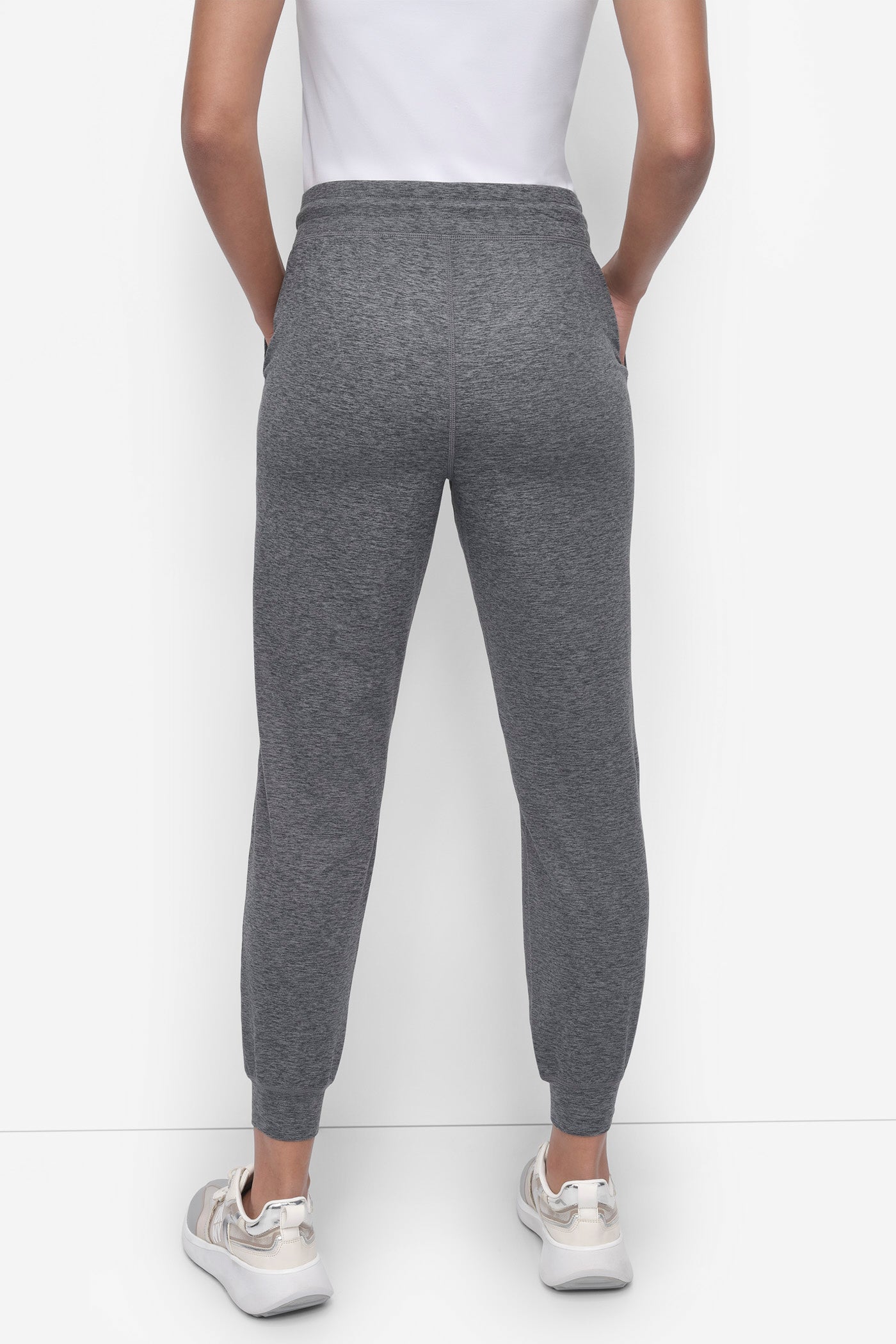 CROPPED HIGH-RISE SLIM JOGGER
