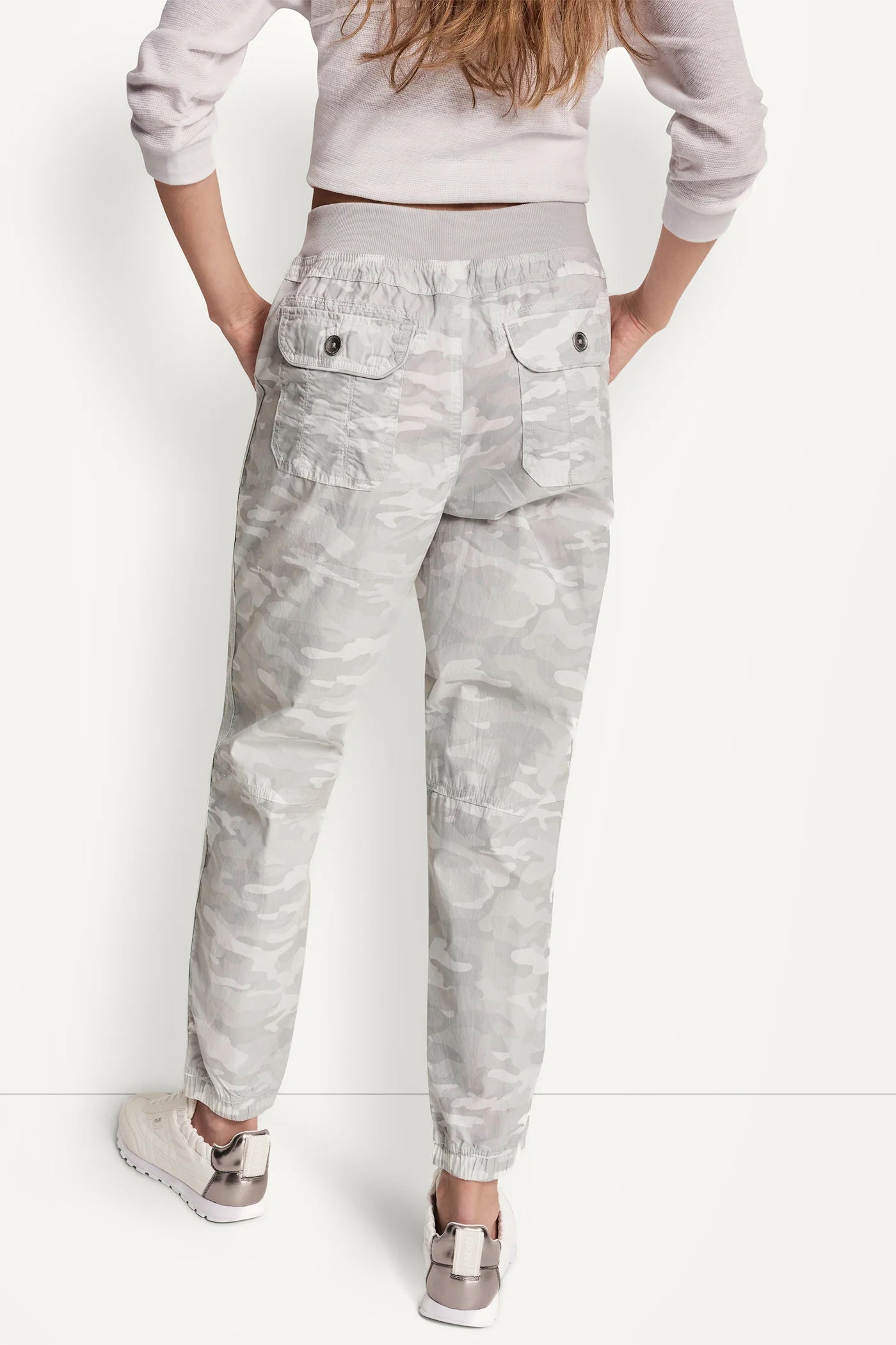 HIGH-RISE SLIM UTILITY JOGGER