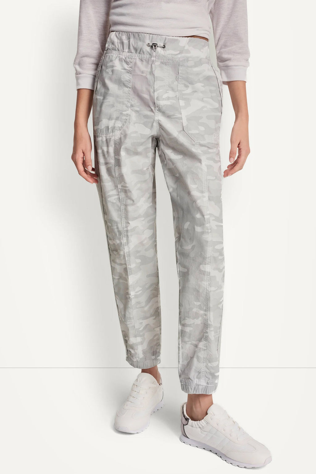 HIGH-RISE SLIM UTILITY JOGGER