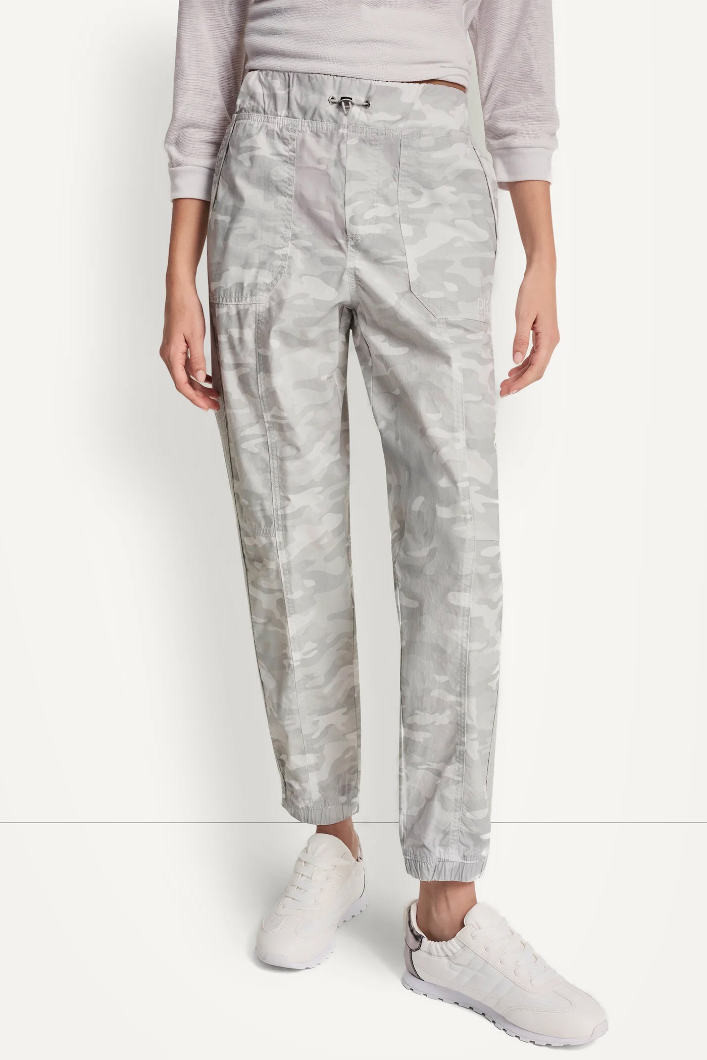 HIGH-RISE SLIM UTILITY JOGGER