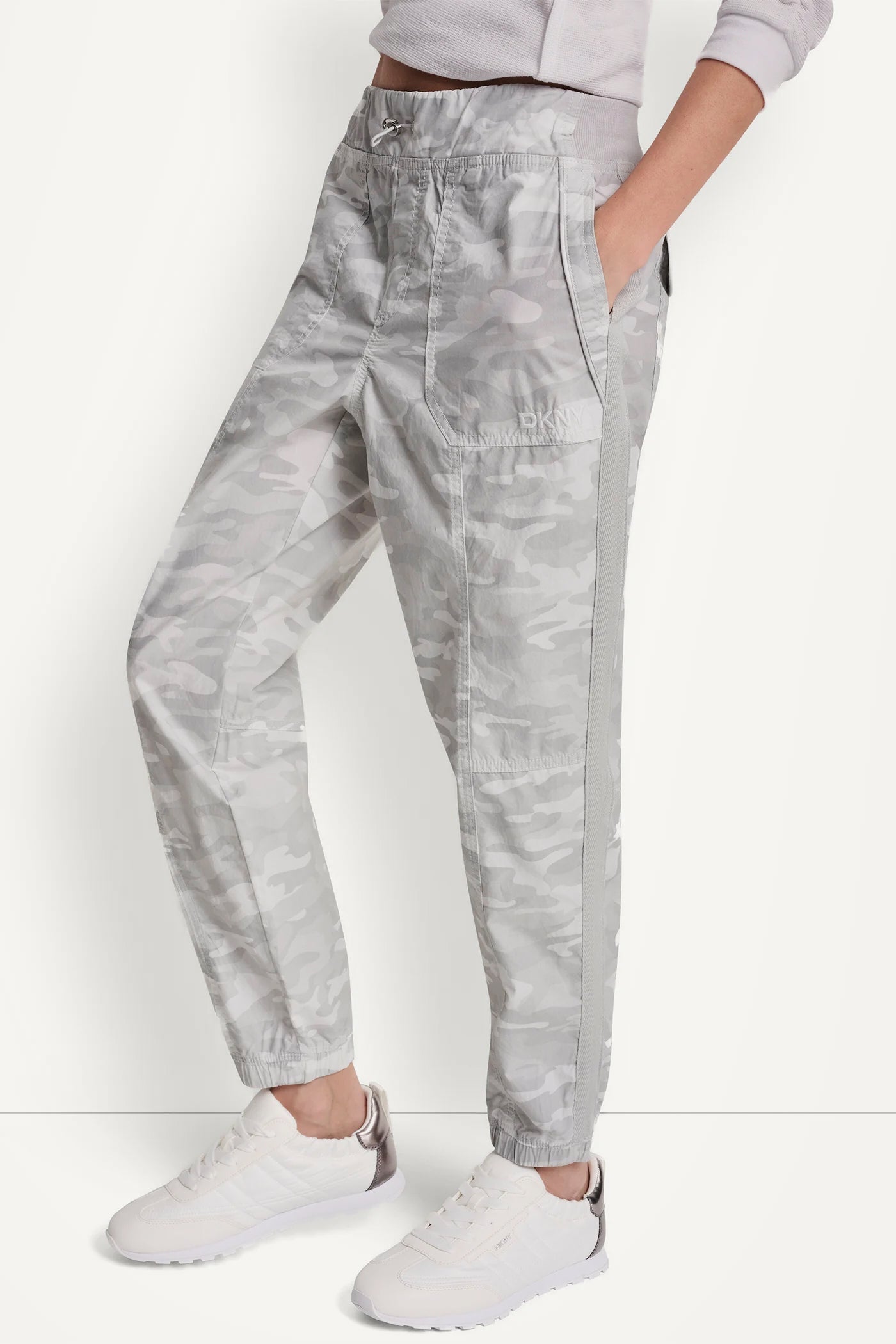 HIGH-RISE SLIM UTILITY JOGGER