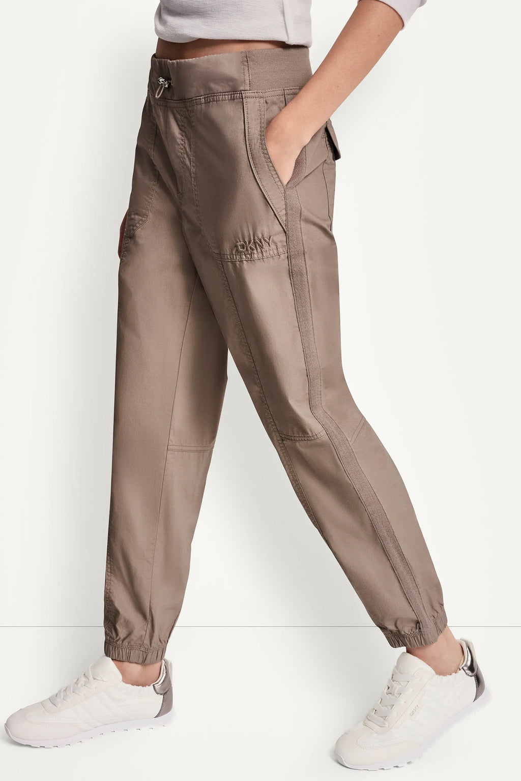 HIGH-RISE SLIM UTILITY JOGGER