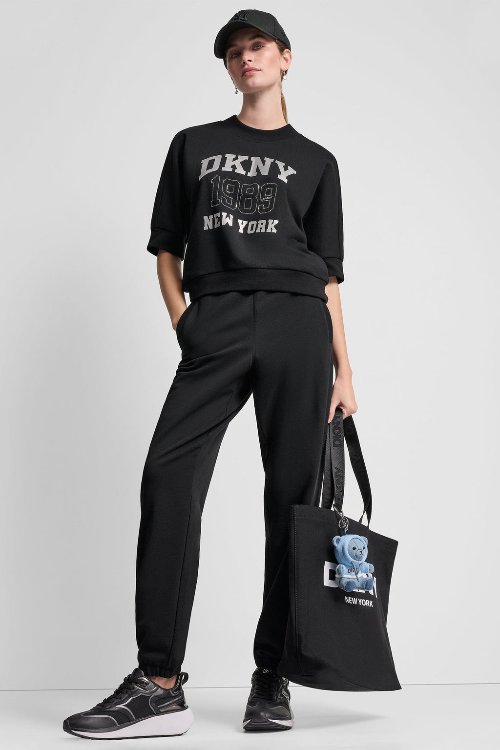 SHORT SLEEVE LOGO HIGH-LOW TEE