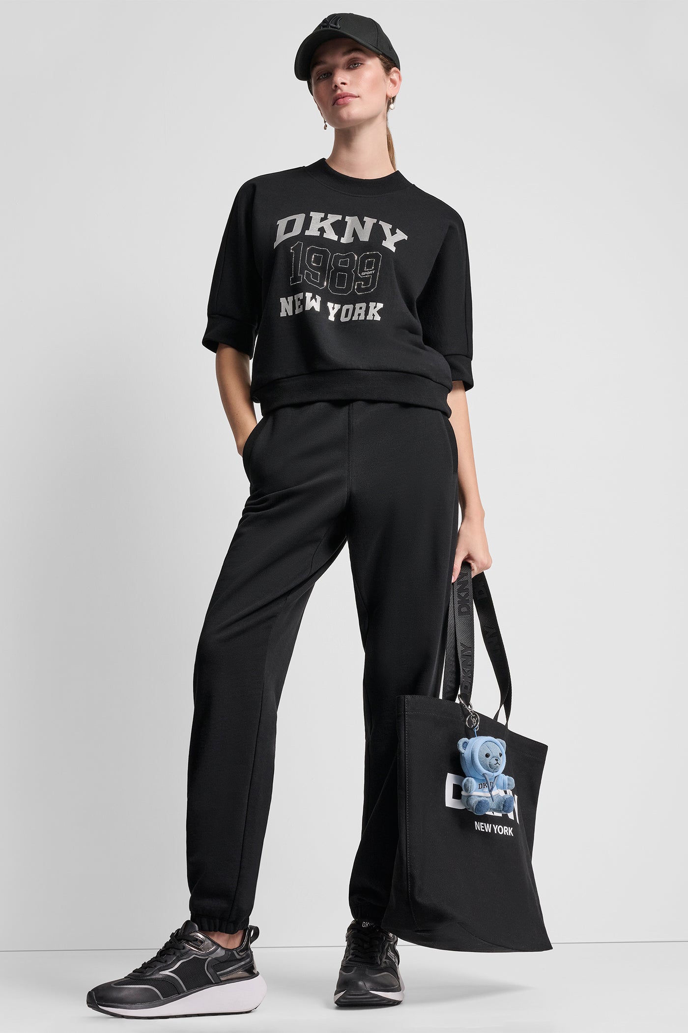 SHORT SLEEVE LOGO HIGH-LOW TEE