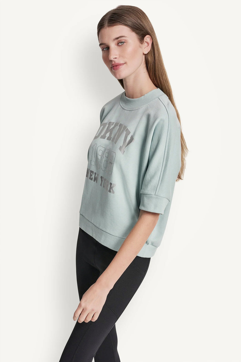 SHORT SLEEVE LOGO HIGH-LOW TEE