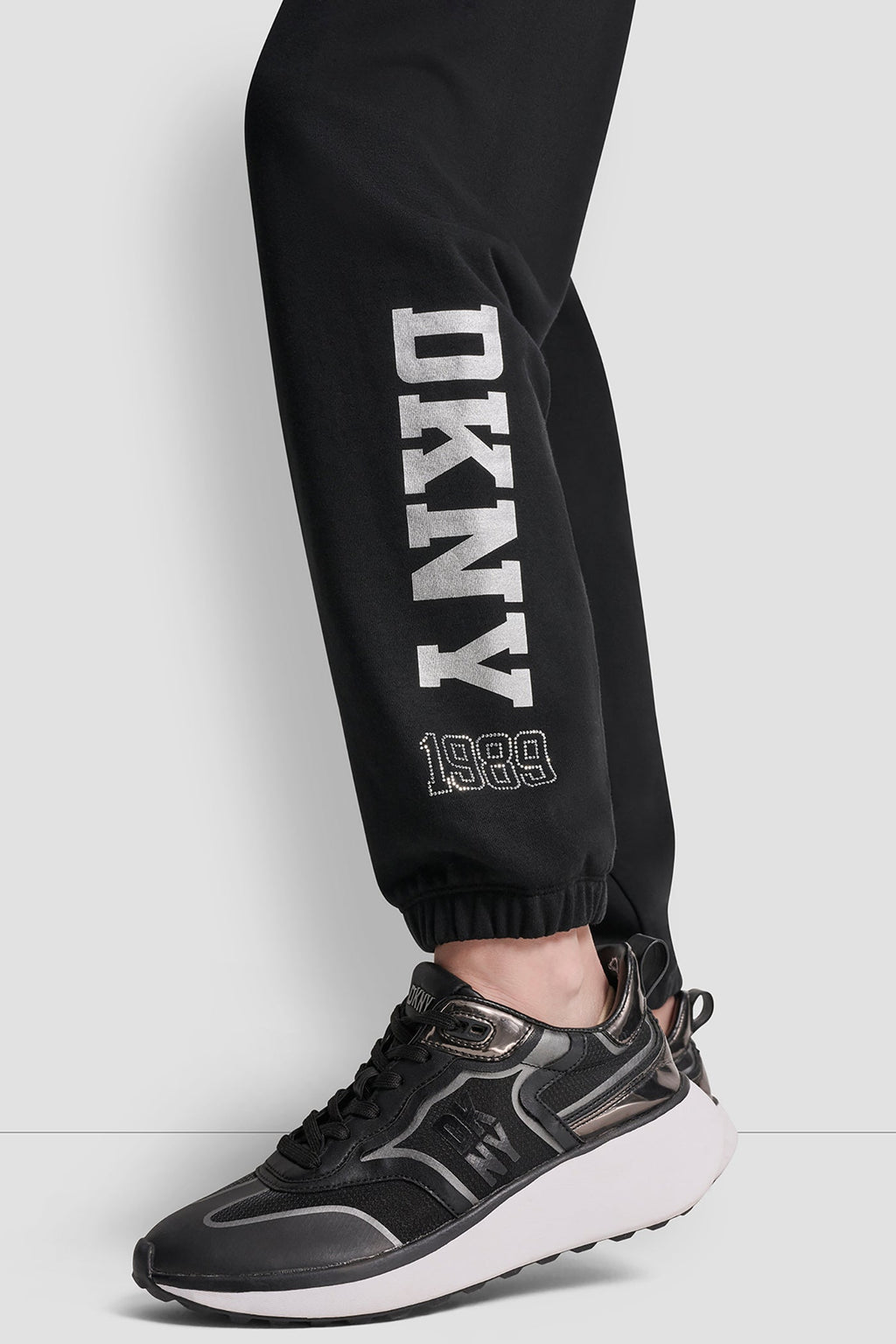 DKNY 1989 RHINESTUD LOGO JOGGER